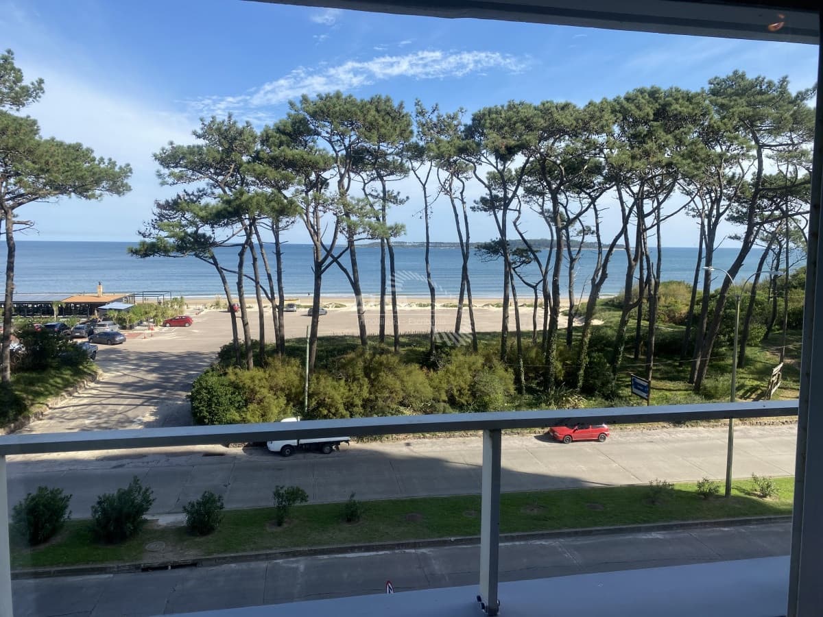 Apartamento en venta en Punta del Este, frente al mar!