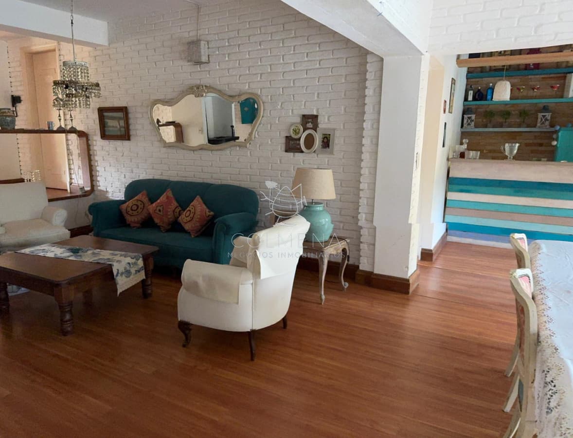 Hermosa casa en  Playa Mansa -  Punta del Este