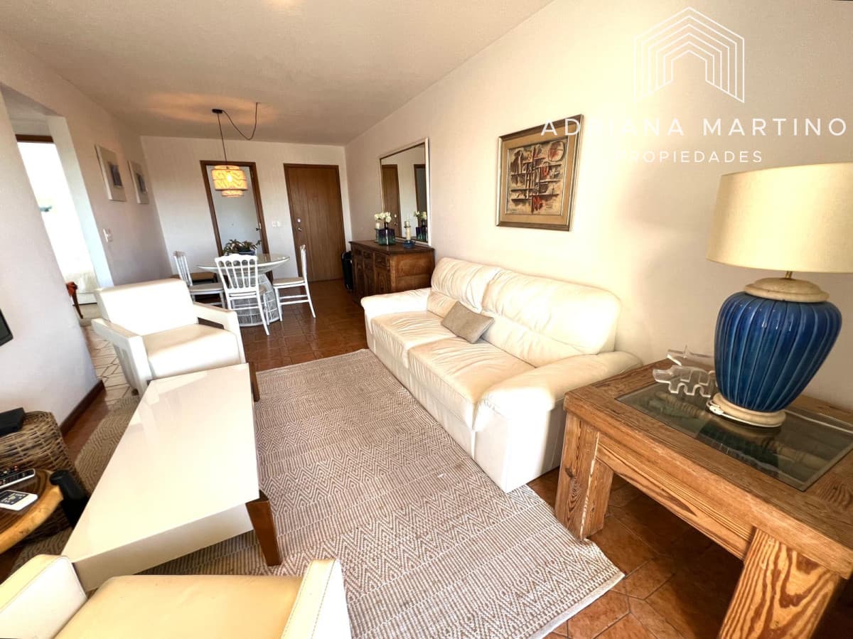 apartamento en venta zona shopping punta, 2 dormitorios y dependencia