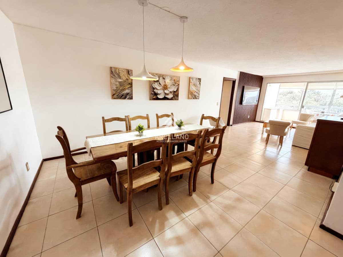 Apartamento ID.6765 - Venta apartamento 3 dormitorios zona Roosevelt impecable.
