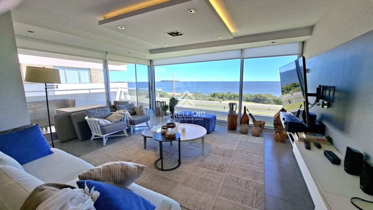 Apartamento ID.5592 - Excepcional planta en primera linea mansa