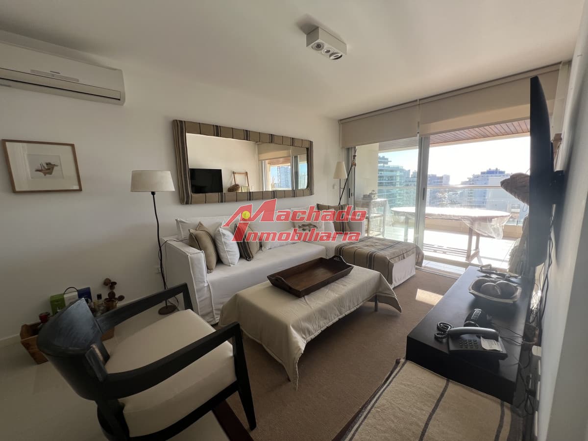 Apartamento en alquiler en playa Brava