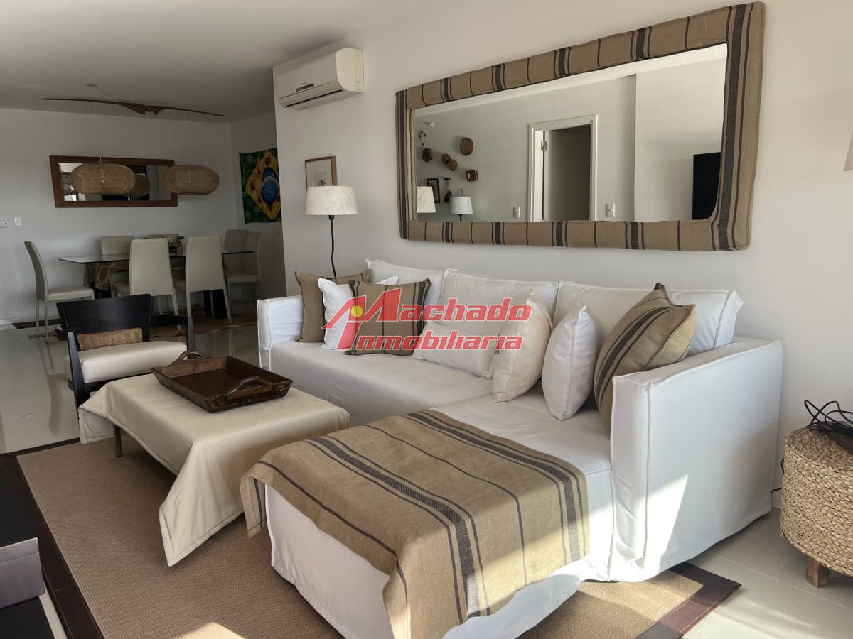 Apartamento en alquiler en playa Brava