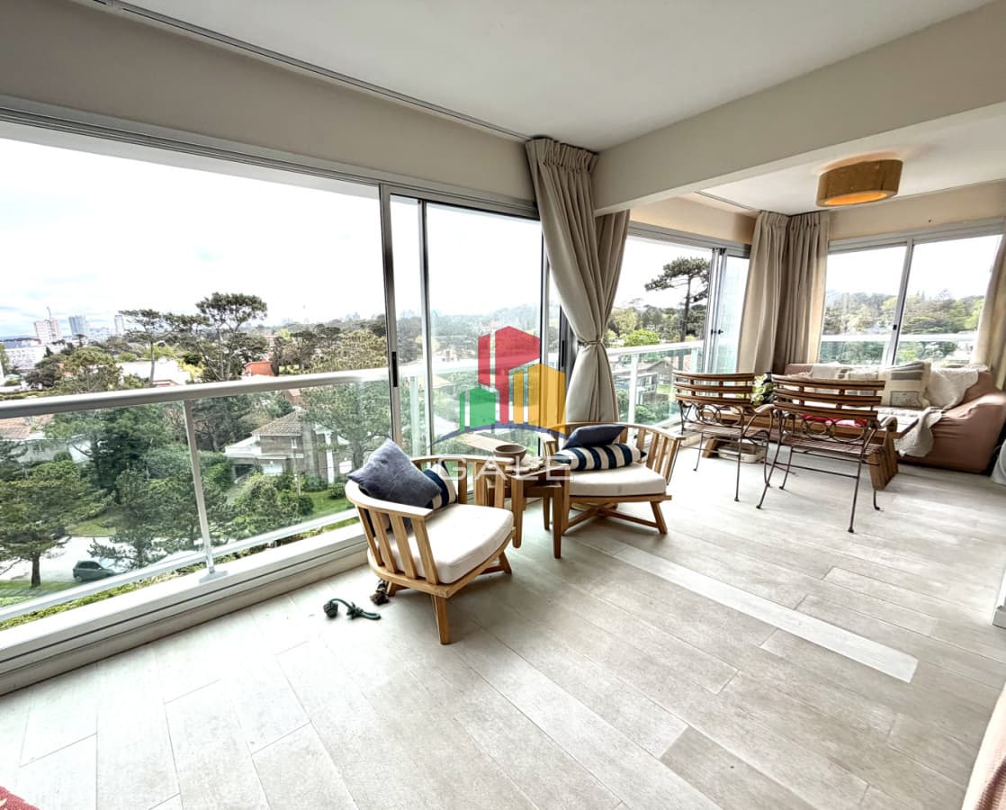 Gale Propiedades & Escribanía Apartamento ID.5310 - Excelente Apartamento en Mansa a metros del Mar