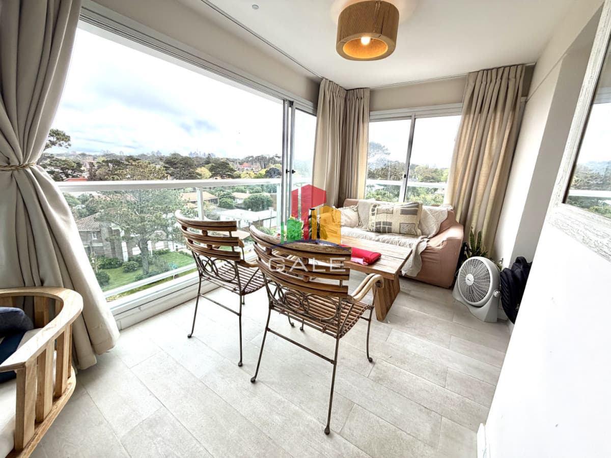 Gale Propiedades & Escribanía Apartamento ID.5310 - Excelente Apartamento en Mansa a metros del Mar