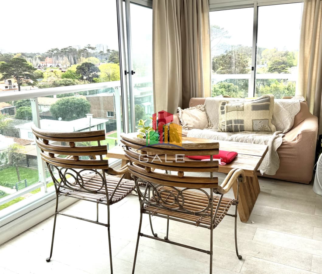 Gale Propiedades & Escribanía Apartamento ID.5310 - Excelente Apartamento en Mansa a metros del Mar