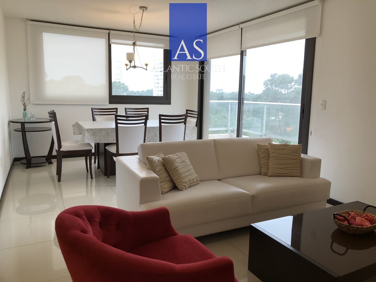 Apartamento de 3 dormitorios con servicios Punta del Este