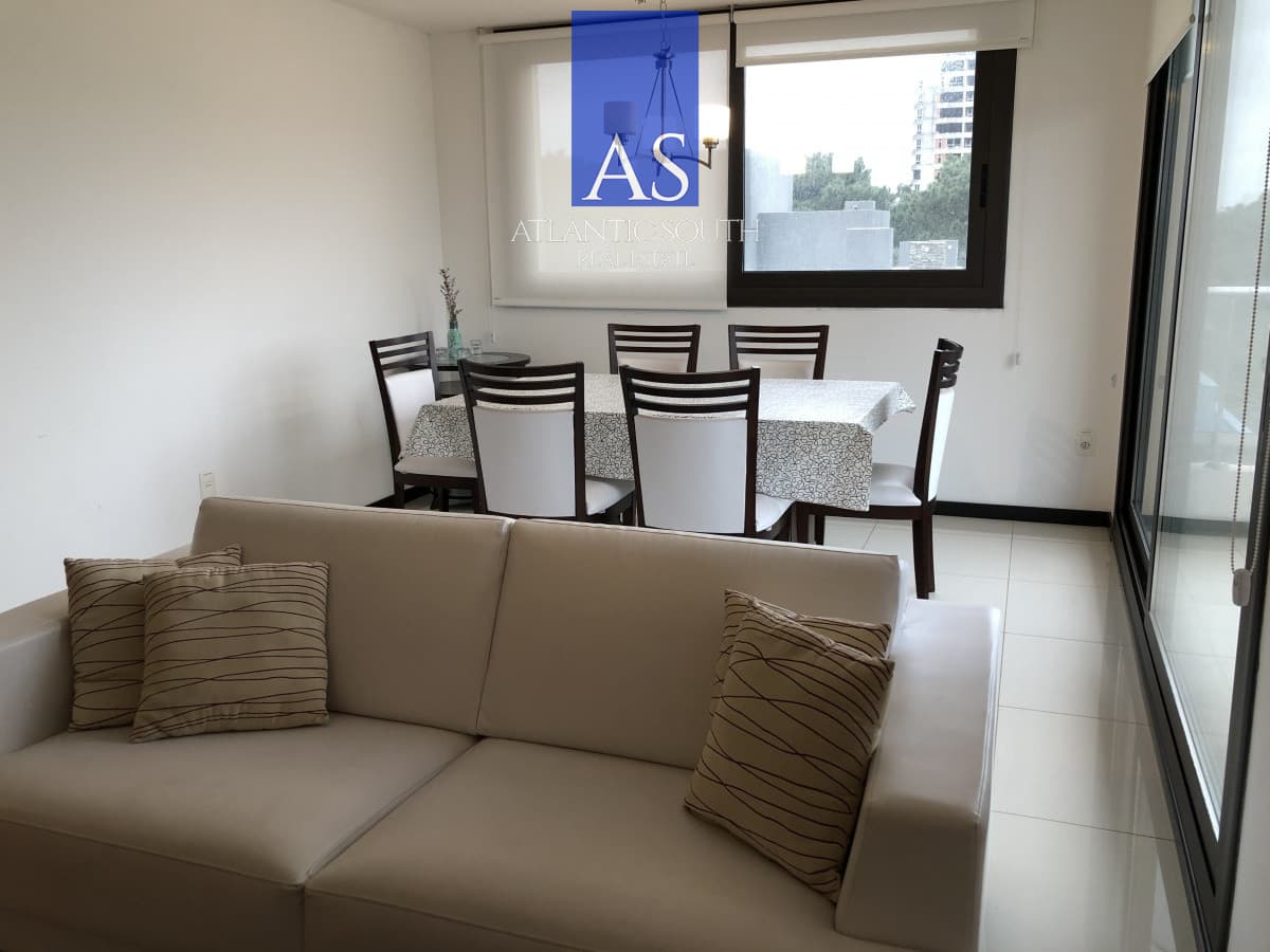 Apartamento de 3 dormitorios con servicios Punta del Este