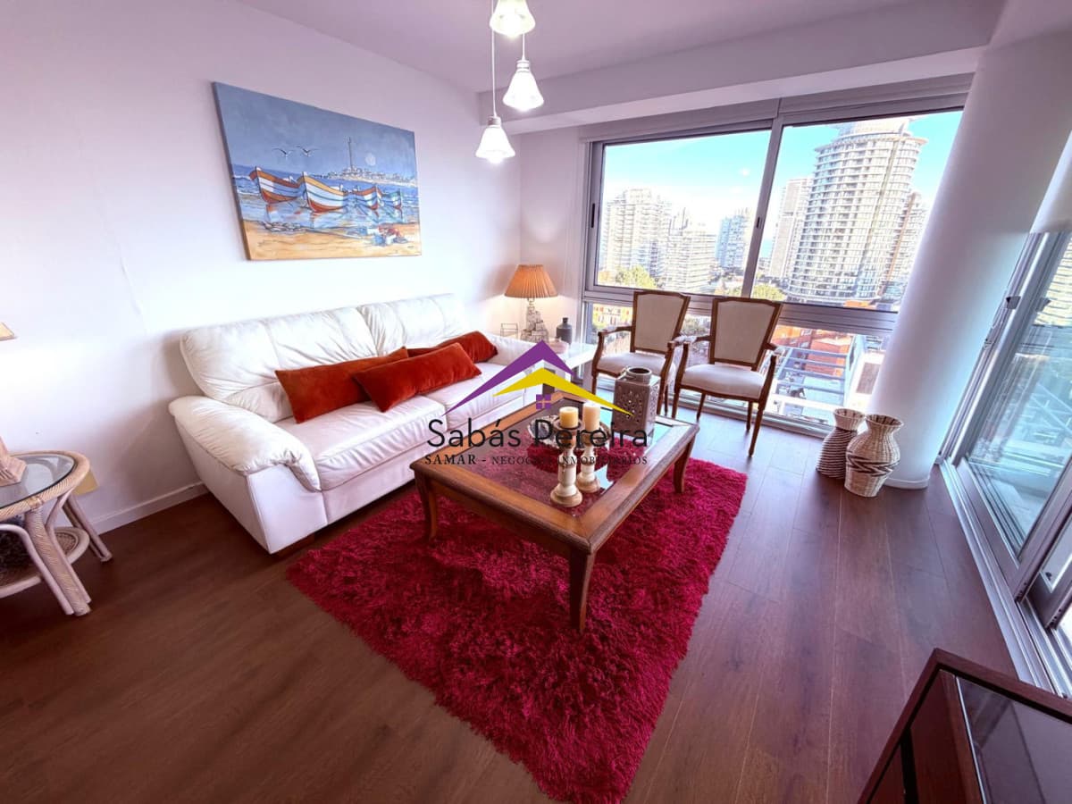 Apartamento en Playa Mansa de 3 Dormitorios