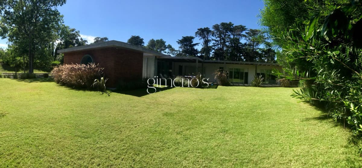 Casa en Venta 3 Dormitorios - Barrio Lugano - Punta del Este