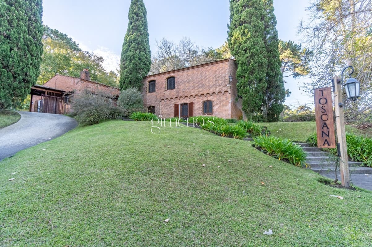 Casa en Venta 5 Dormitorios - Lugano - Punta del Este - Zona Shopping