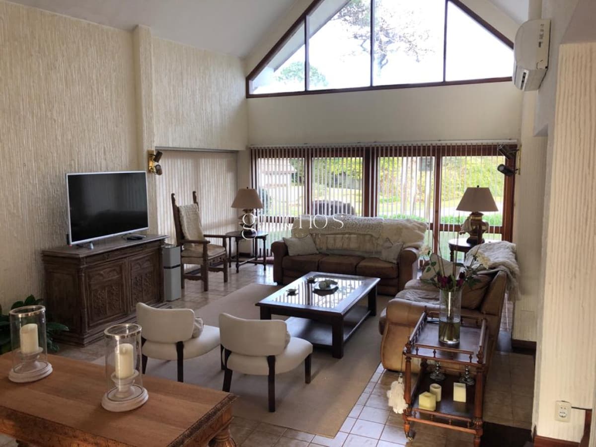 Casa en Venta 5 Dormitorios - San Rafael - Punta del Este