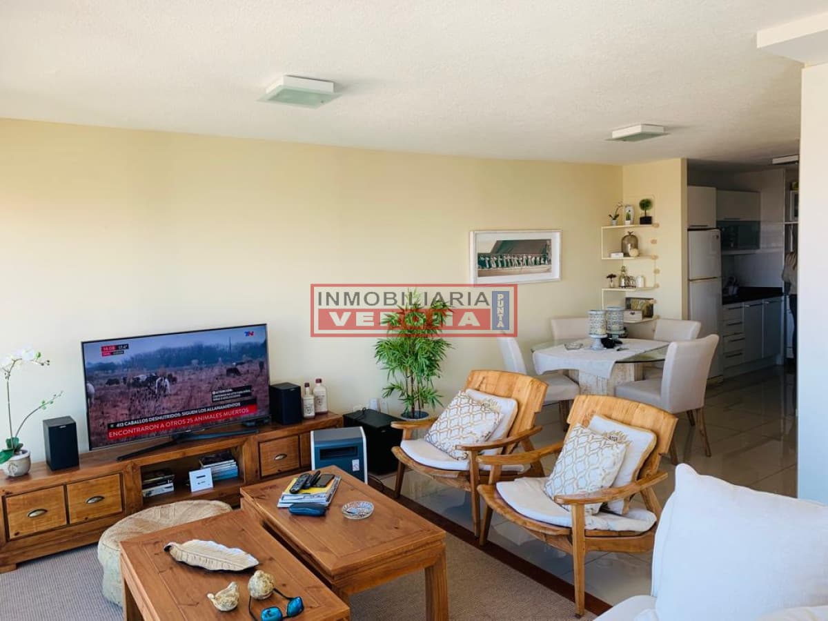 ALQUILER ANUAL -Apartamento en Mansa - Punta del Este - Inmobiliaria Verona Punta