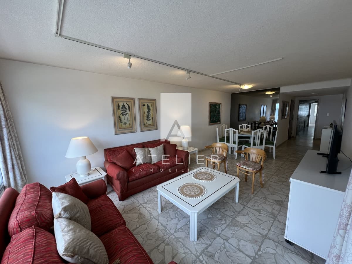 Venta de apartamento 2 dormitorios, Playa Mansa, Punta del Este