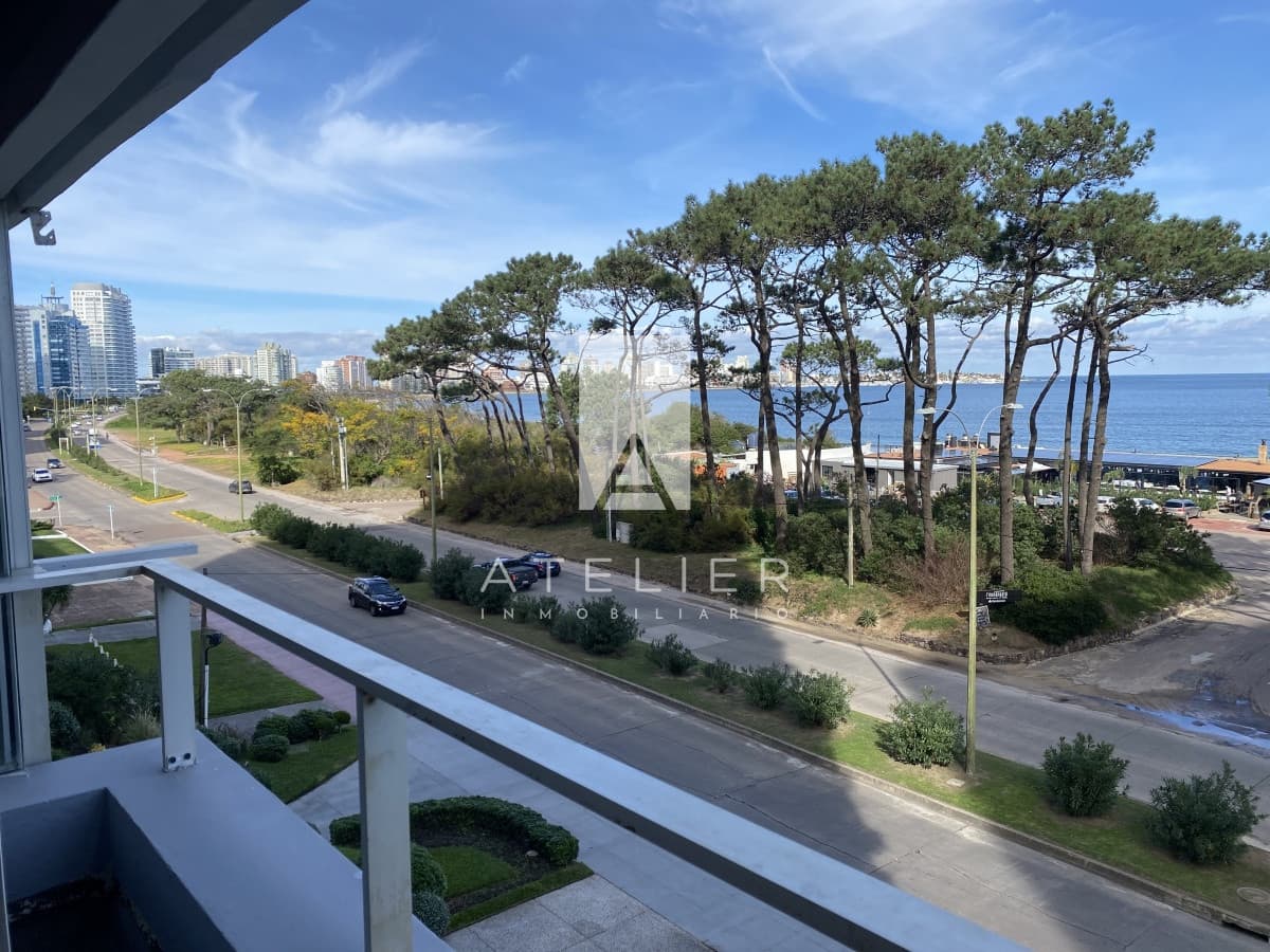 Venta de apartamento 2 dormitorios, Playa Mansa, Punta del Este