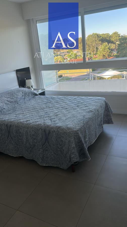 Apartamento moderno de 1 dormitotorio con servicios y garage