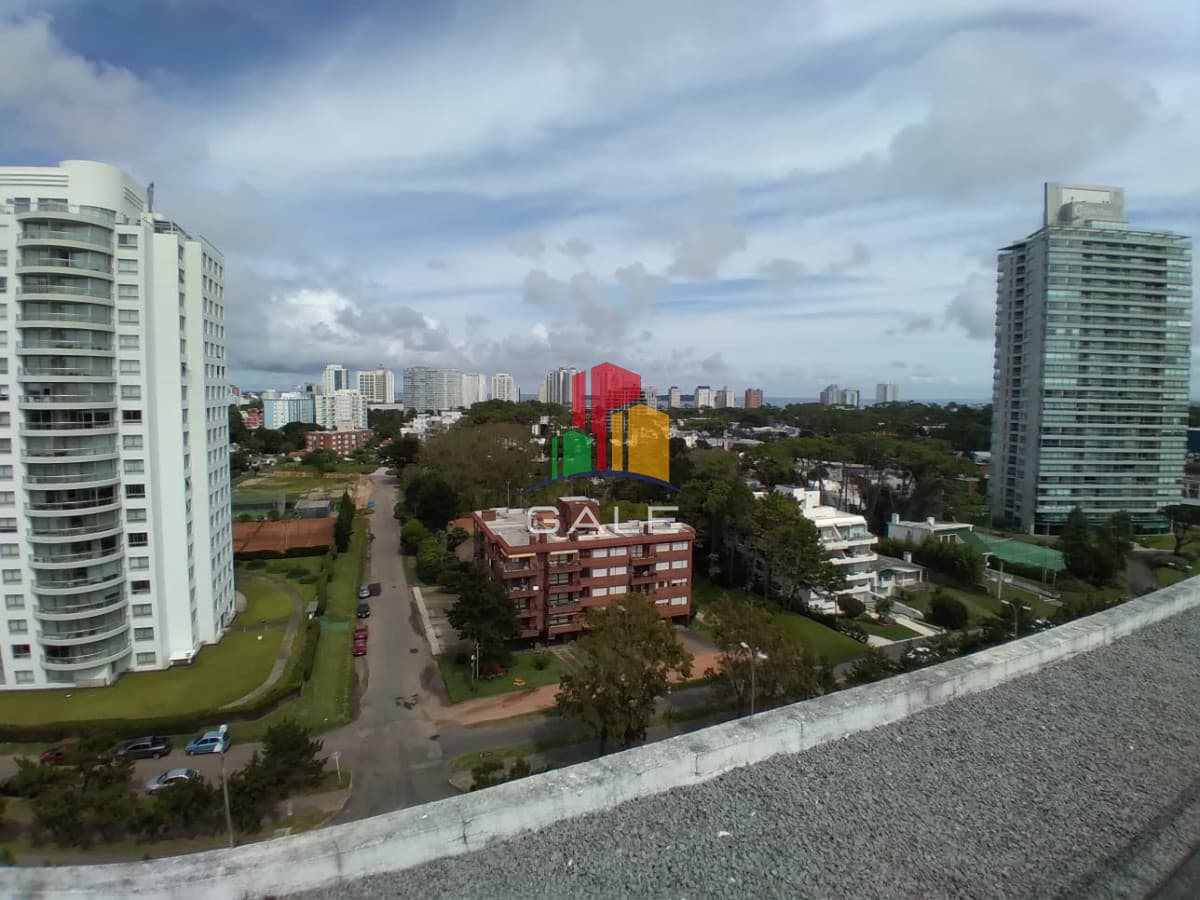 Hermoso Y Amplio Apartamento en Punta Del Este  -