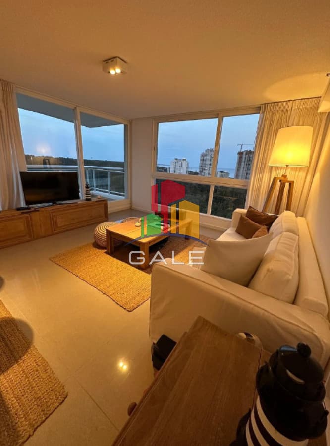 Gale Propiedades & Escribanía Apartamento ID.3015 - Hermoso Y Amplio Apartamento en Punta Del Este