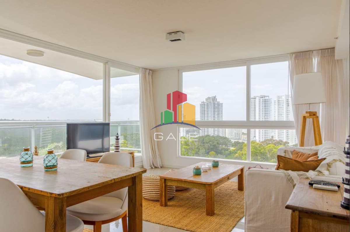 Gale Propiedades & Escribanía Apartamento ID.3015 - Hermoso Y Amplio Apartamento en Punta Del Este