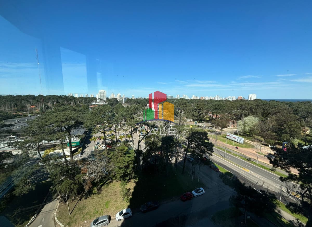 Gale Propiedades & Escribanía Apartamento ID.2285 - OPORTUNIDAD, BAJO DE PRECIO! Hermoso Y Amplio Apartamento en Punta Del Este