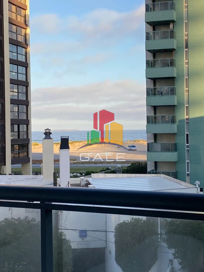 Hermoso Y Amplio Apartamento en Punta Del Este  -
