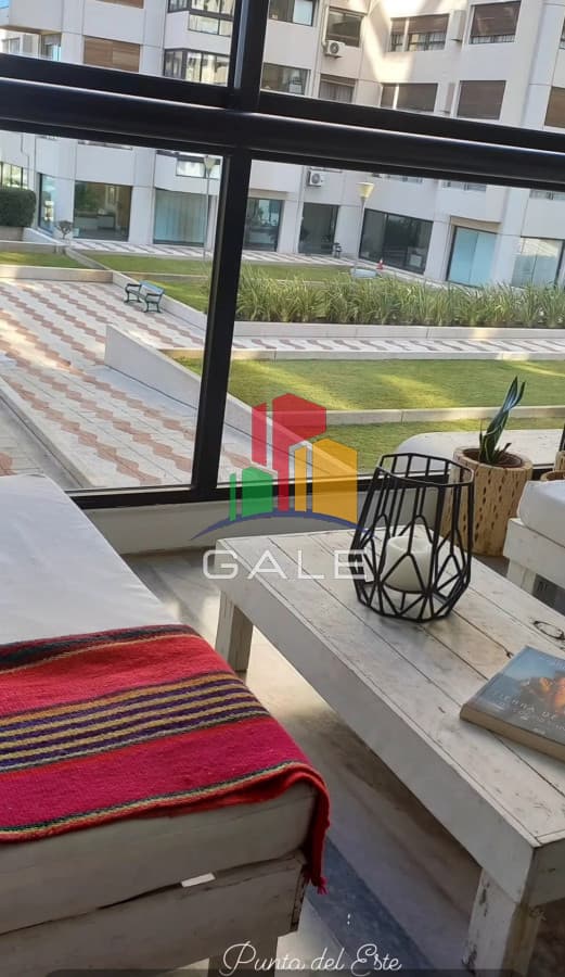 Gale Propiedades & Escribanía Apartamento ID.2519 - Frente al Mar hermoso apartamento 3 dormitorios y garaje