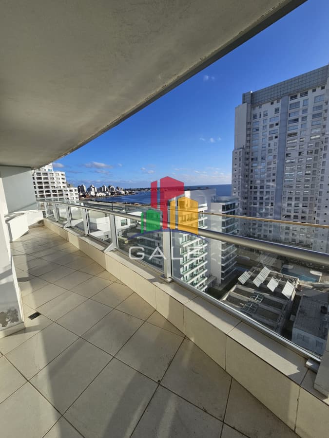 Gale Propiedades & Escribanía Apartamento ID.2698 - Hermoso Y Amplio Apartamento en Punta Del Este