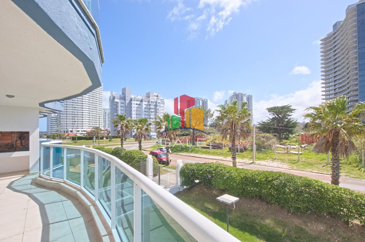 Gale Propiedades & Escribanía Apartamento ID.4744 - Apartamento en venta 3 dormitorios con parrillero Playa Mansa