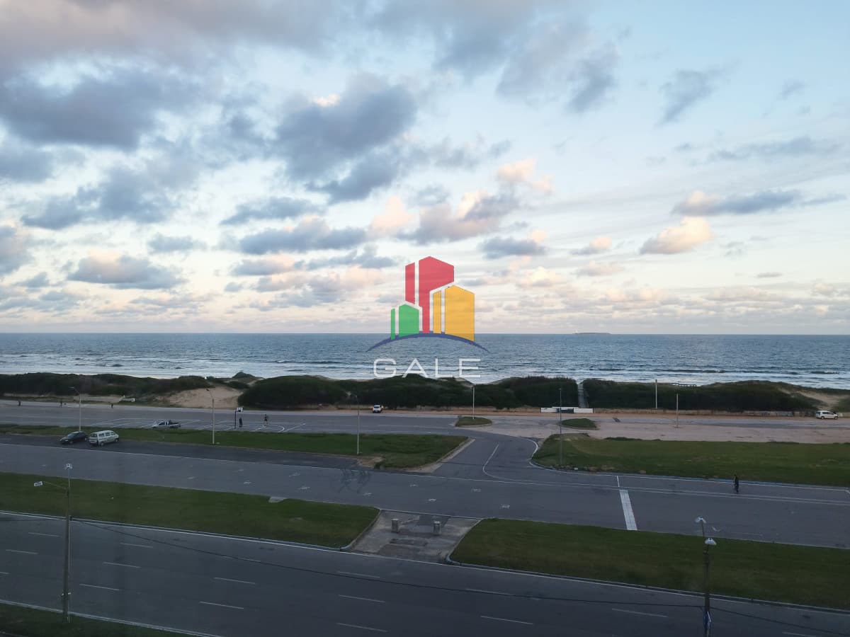 Gale Propiedades & Escribanía Apartamento ID.3362 - Apartamento en primera linea Brava, 1 dormitorio