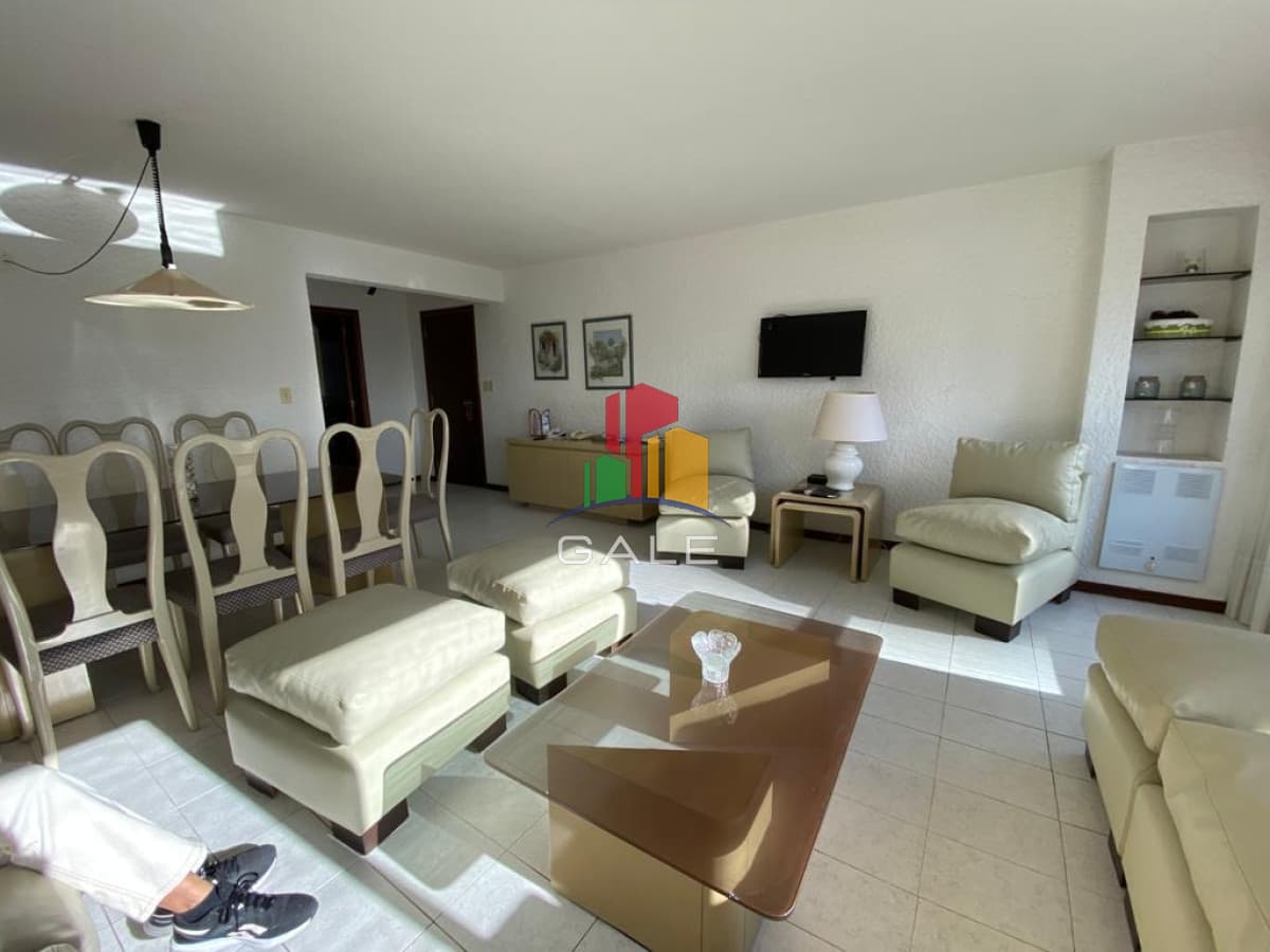 Apartamento frente al mar  -