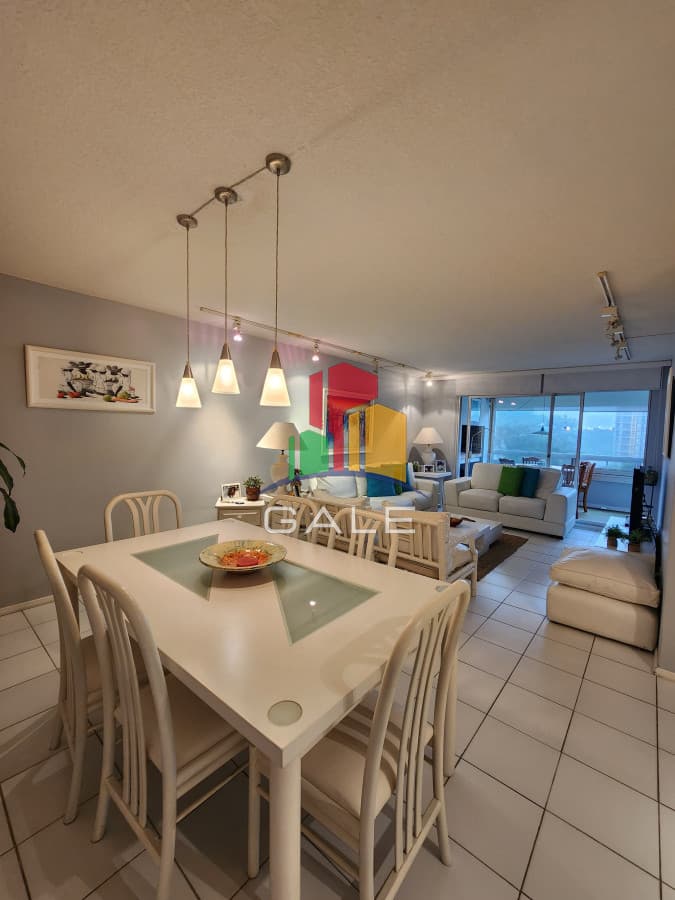 Gale Propiedades & Escribanía Apartamento ID.3488 - Vende apartamento de 2 dormitorios en Punta del Este.