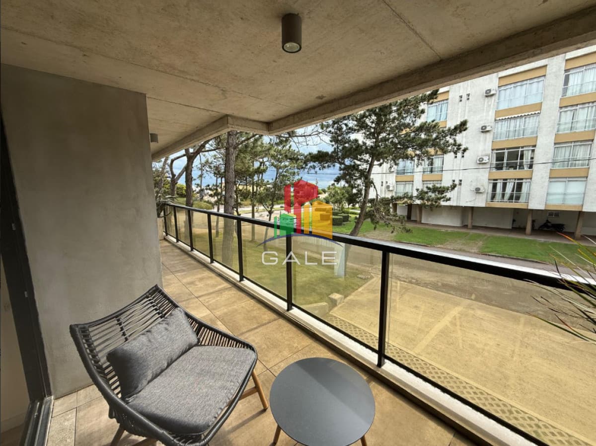Gale Propiedades & Escribanía Apartamento ID.5085 - Apartamento frente al mar en Punta del Este