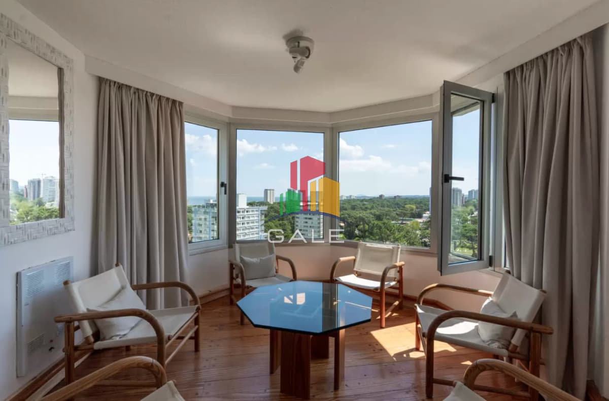 Gale Propiedades & Escribanía Apartamento ID.3441 - Hermoso Y Amplio Apartamento en Punta Del Este en Oportunidad!
