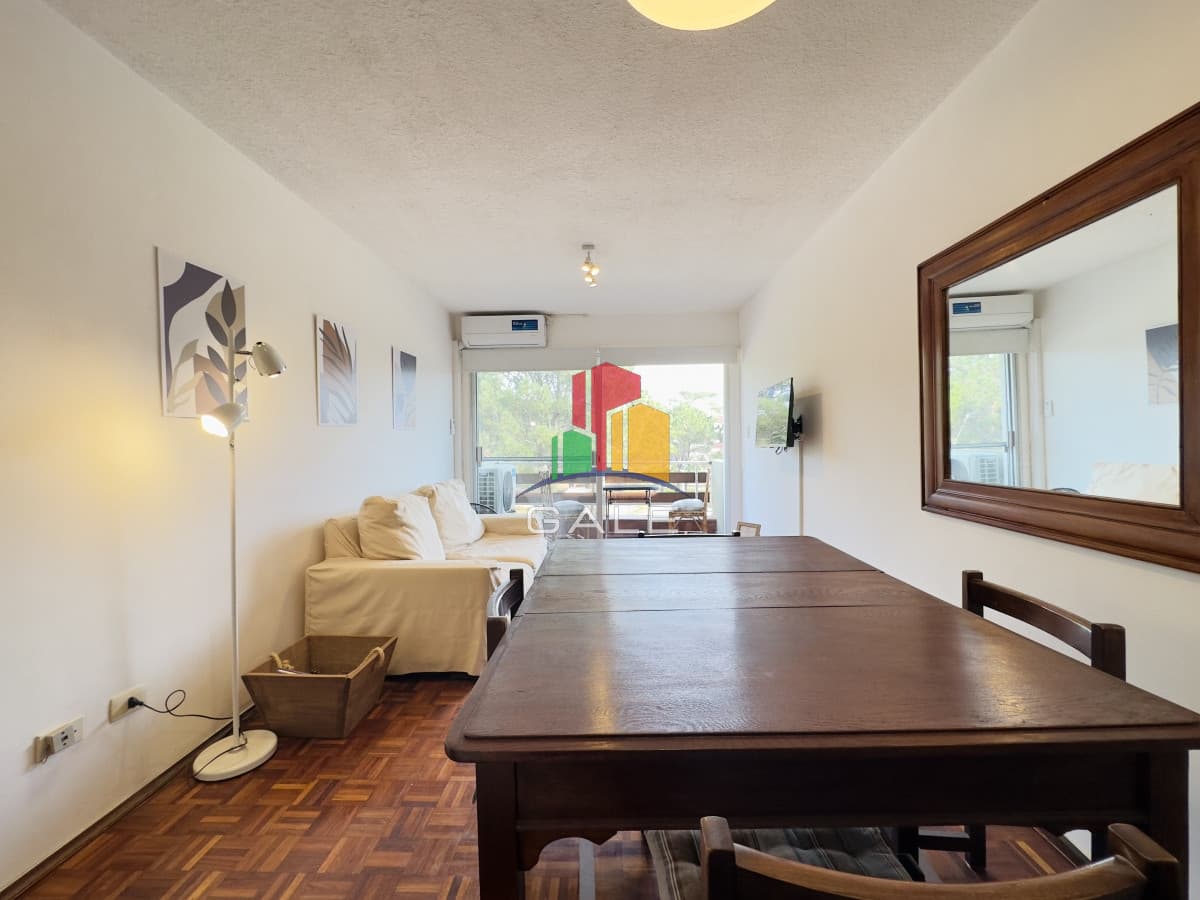 Gale Propiedades & Escribanía Apartamento ID.2817 - Venta de Apartamento, 2 dormitorios, Punta del este.