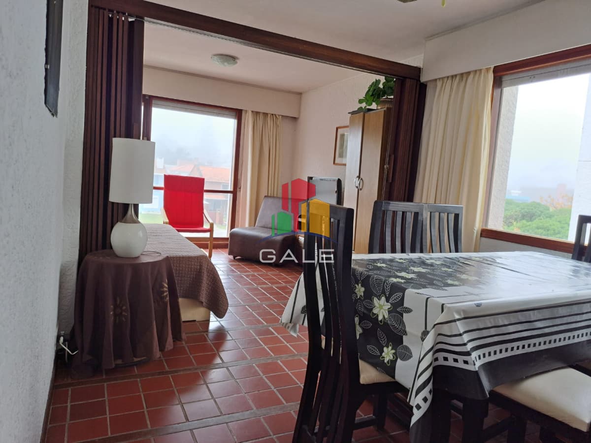 Gale Propiedades & Escribanía Apartamento ID.3775 - Apartamento venta 1 dormitorio frente al mar Punta del Este