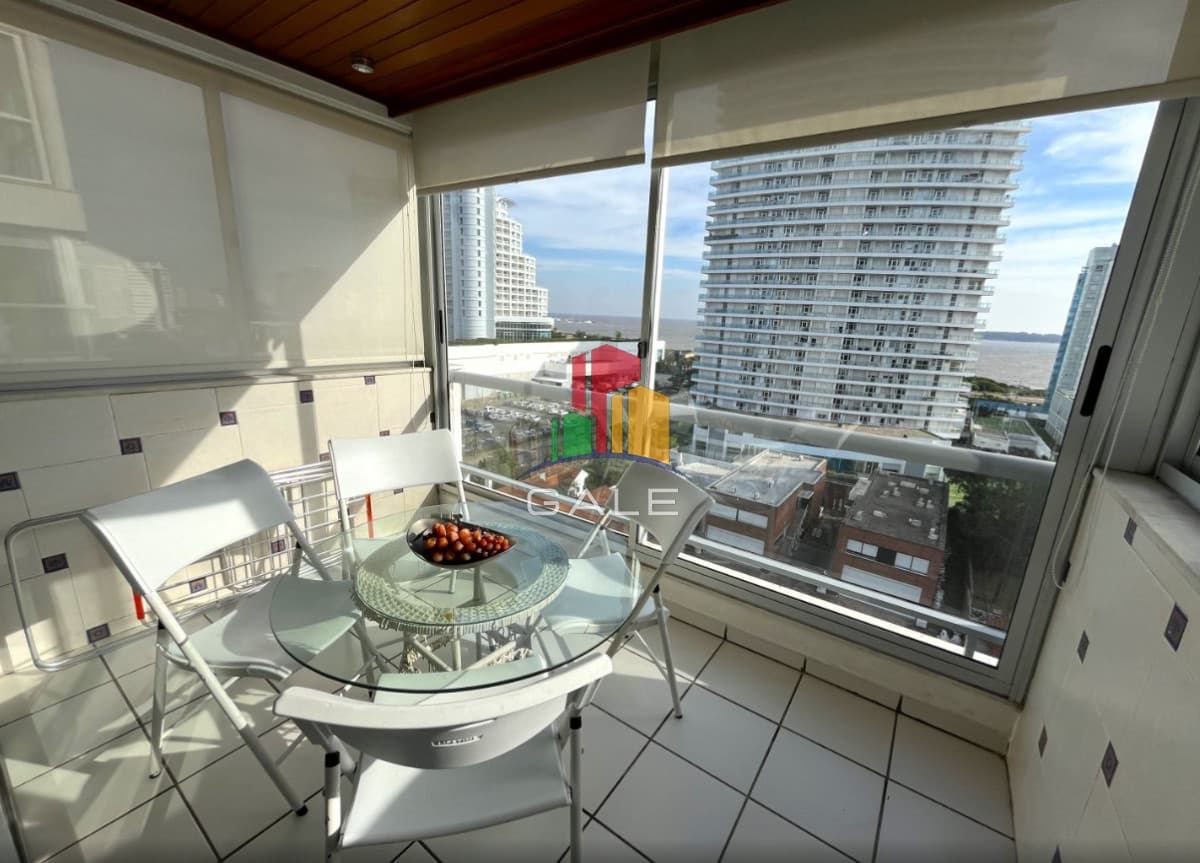 Gale Propiedades & Escribanía Apartamento ID.3047 - Hermoso Y Amplio Apartamento en Punta Del Este