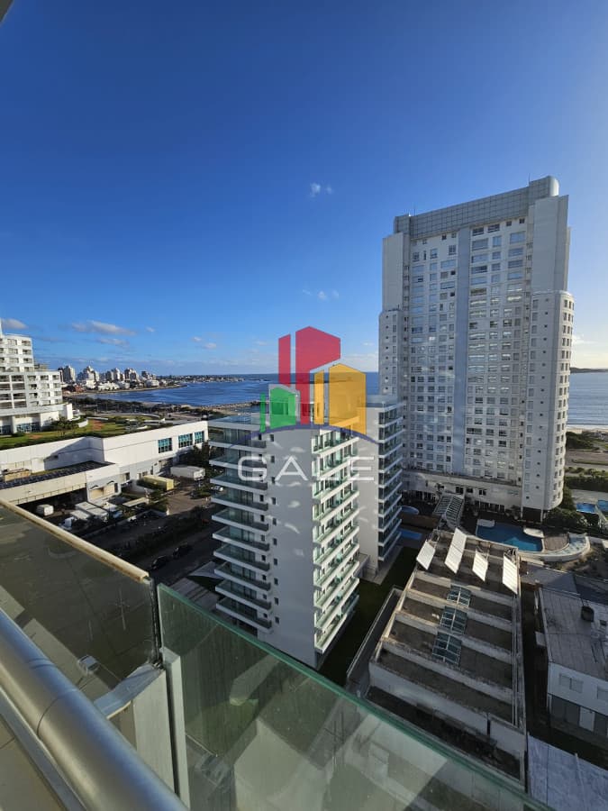 Gale Propiedades & Escribanía Apartamento ID.2698 - Hermoso Y Amplio Apartamento en Punta Del Este
