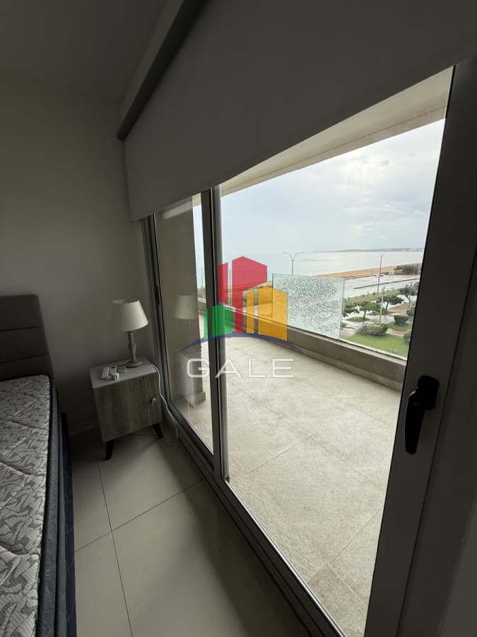 Gale Propiedades & Escribanía Apartamento ID.3438 - Venta y alquiler anual o invernal de apartamento 2 dormitorios frente al mar en playa mansa