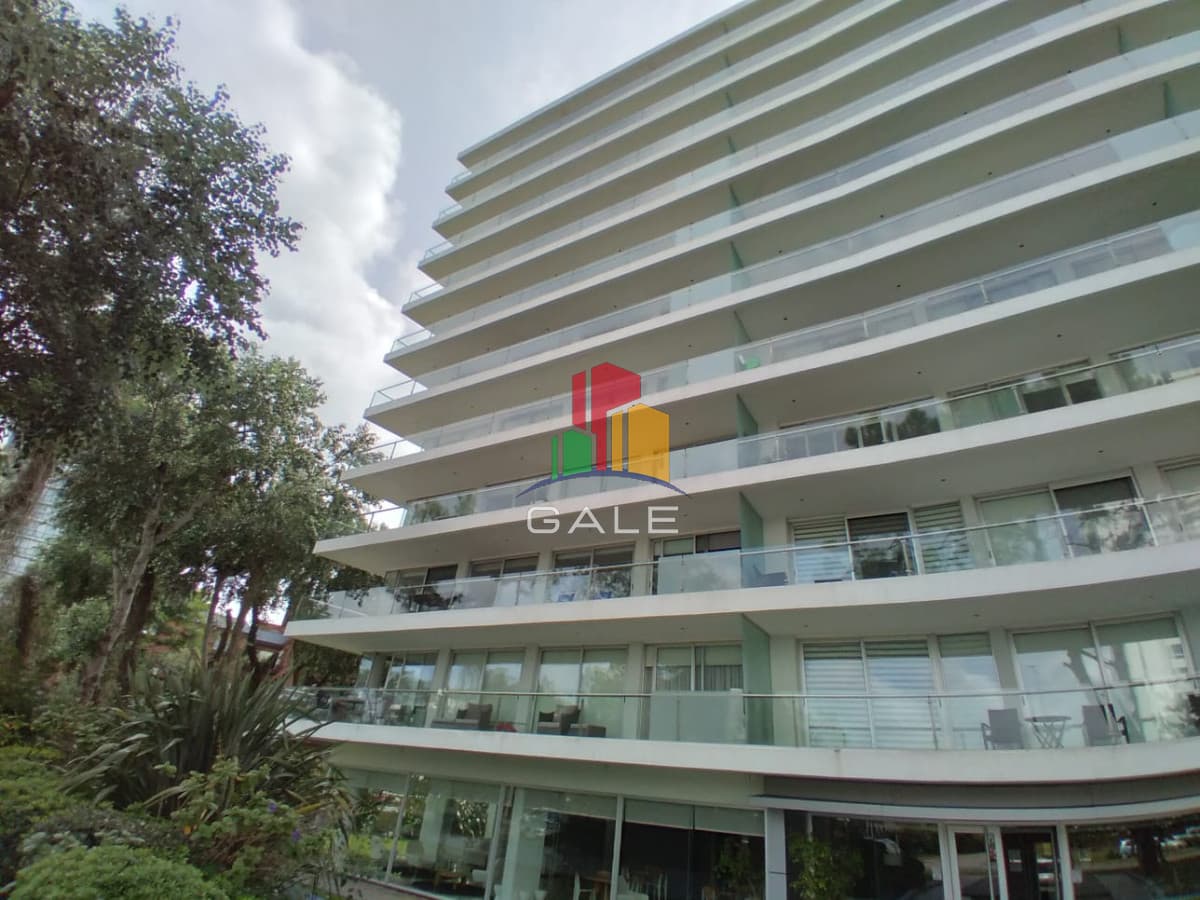 Hermoso Y Amplio Apartamento en Punta Del Este  -