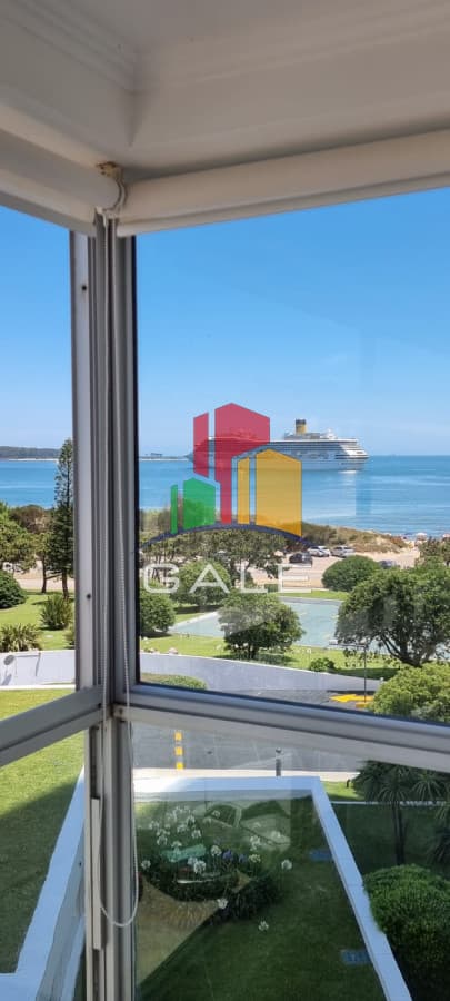 Hermoso Y Amplio Apartamento en Punta Del Este  -