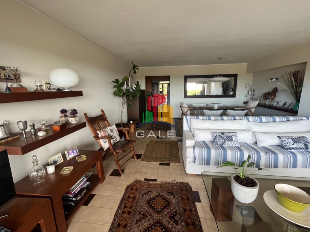 Gale Propiedades & Escribanía Apartamento ID.3132 - Apartamento en venta Primera linea de playa Brava de 3 dormitorios- Punta del Este