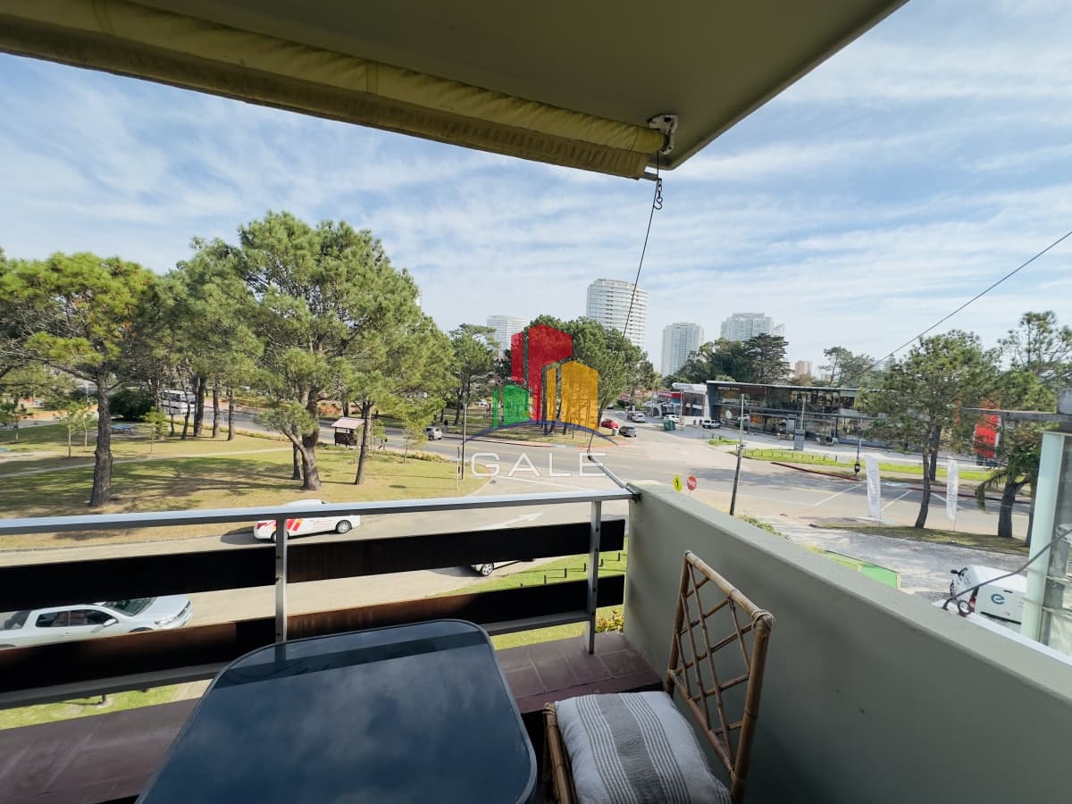 Gale Propiedades & Escribanía Apartamento ID.2817 - Venta de Apartamento, 2 dormitorios, Punta del este.