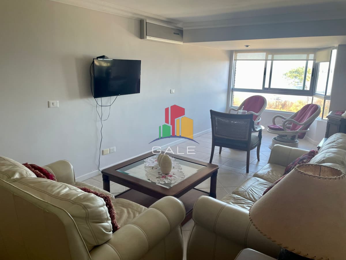 Gale Propiedades & Escribanía Apartamento ID.4030 - Penthouse frente al mar