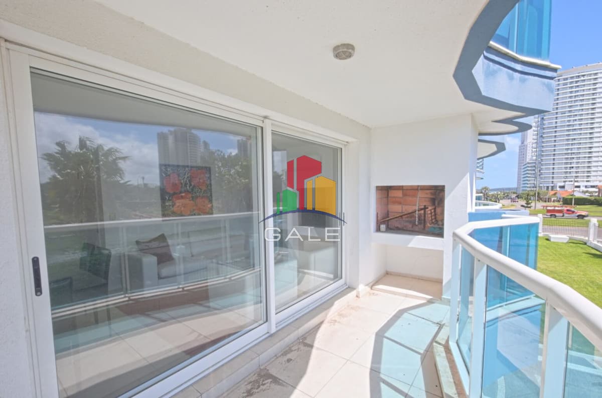 Gale Propiedades & Escribanía Apartamento ID.4744 - Apartamento en venta 3 dormitorios con parrillero Playa Mansa