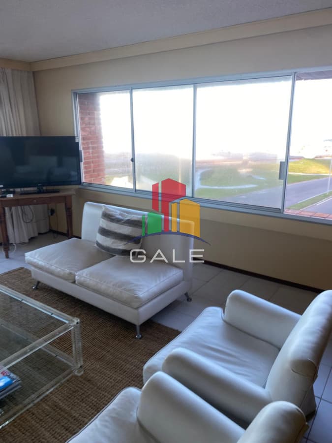 Gale Propiedades & Escribanía Apartamento ID.4459 - Apartamento frente al mar - Brava