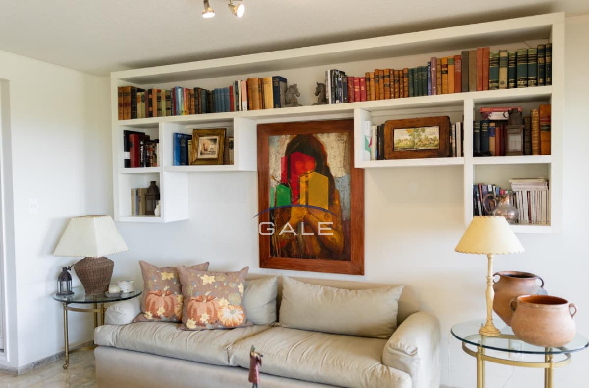 Gale Propiedades & Escribanía Apartamento ID.2910 - Hermoso y amplio apartamento frente al mar