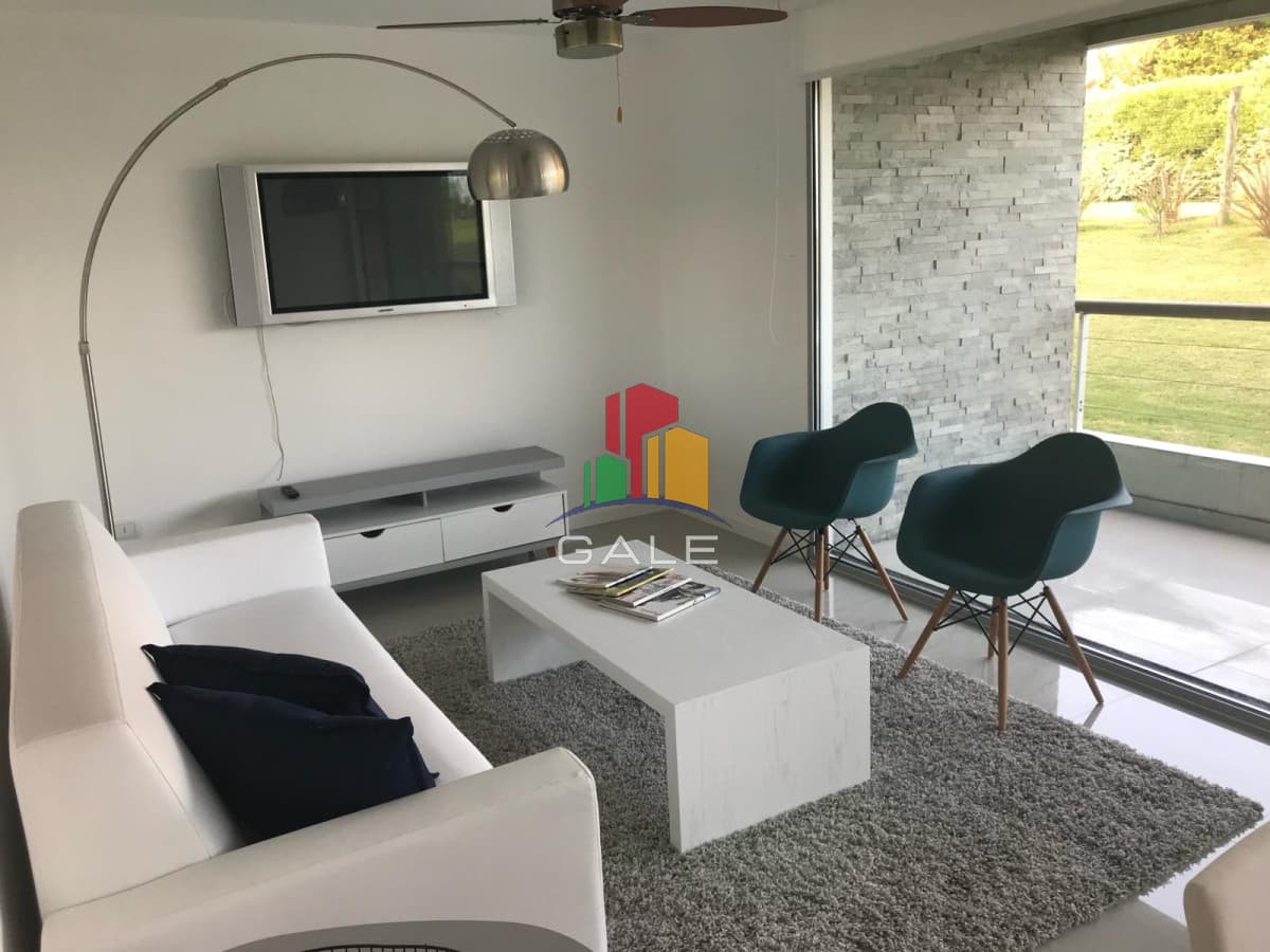Gale Propiedades & Escribanía Apartamento ID.2592 - OPORTUNIDAD!!! FRENTE A LA MANSA!!!!