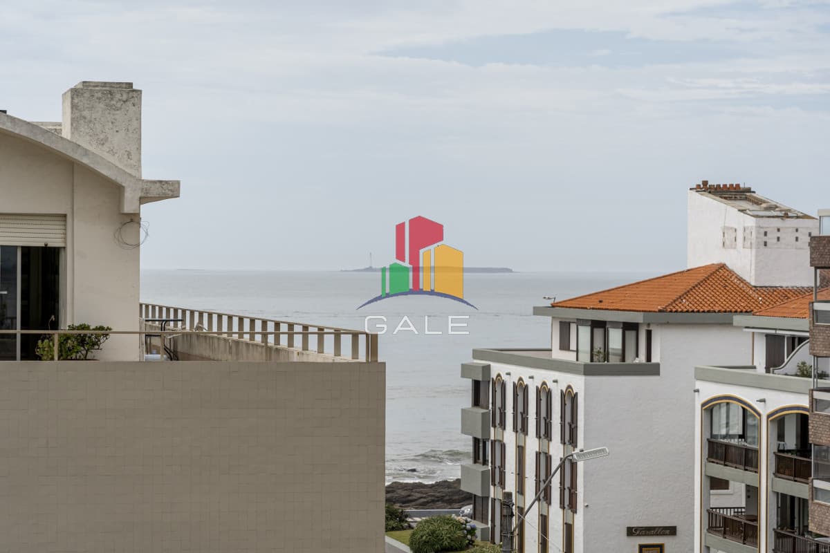 Gale Propiedades & Escribanía Apartamento ID.2862 - Hermoso Y Amplio Apartamento en Punta Del Este