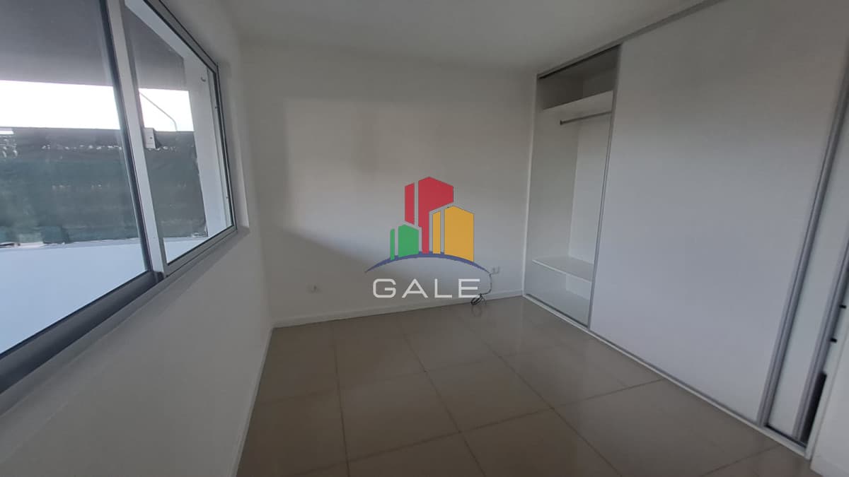 Gale Propiedades & Escribanía Apartamento ID.2964 - Apartamento con patio en Centro de Maldonado