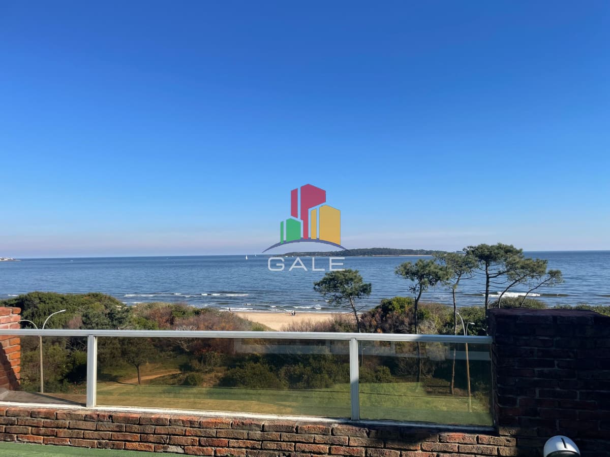Gale Propiedades & Escribanía Apartamento ID.4030 - Penthouse frente al mar